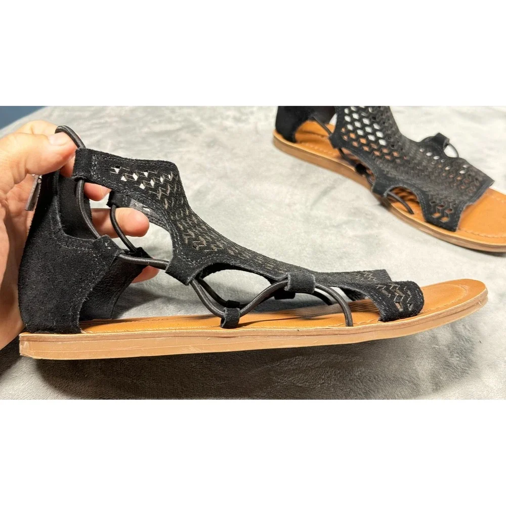 Lucky Brand Sandals Womens 8.5 Black Perforated Suede Gladiator Zip